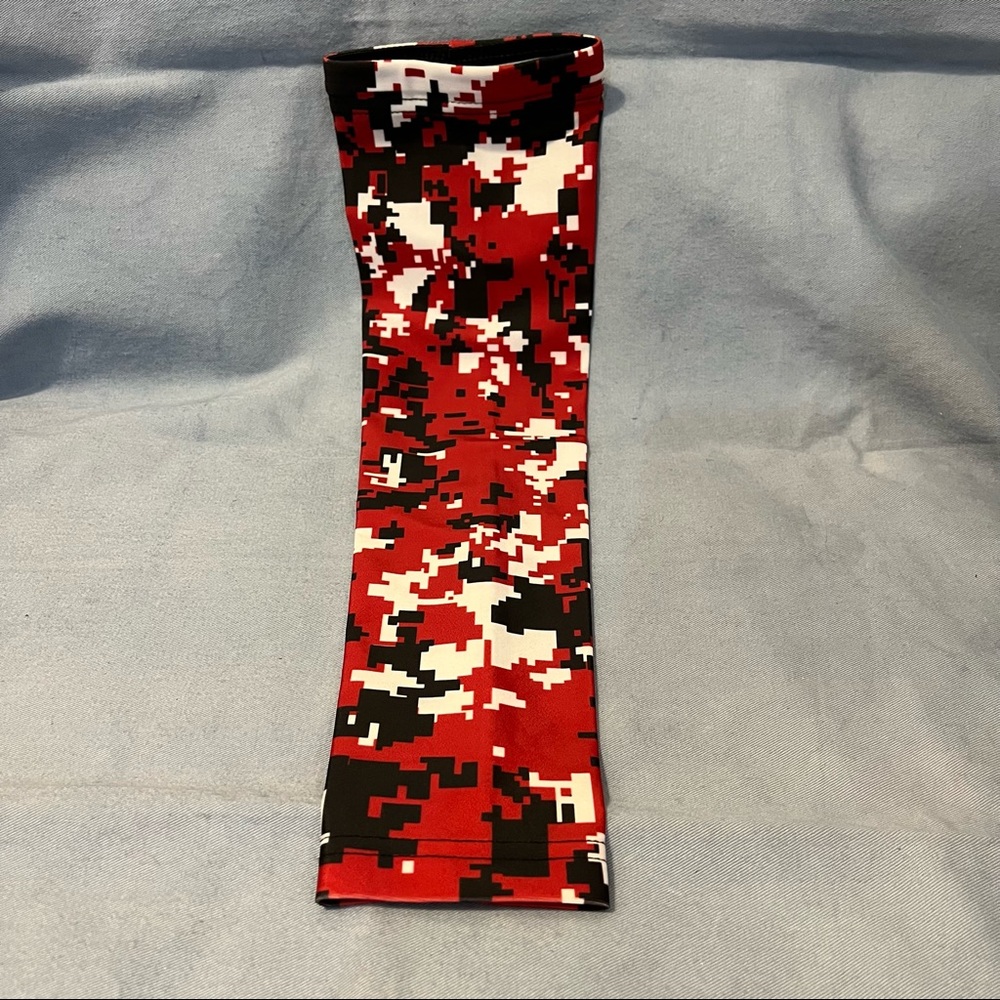 Sleefs Red and Black Digital Camo Arm Sleeve Size Medium